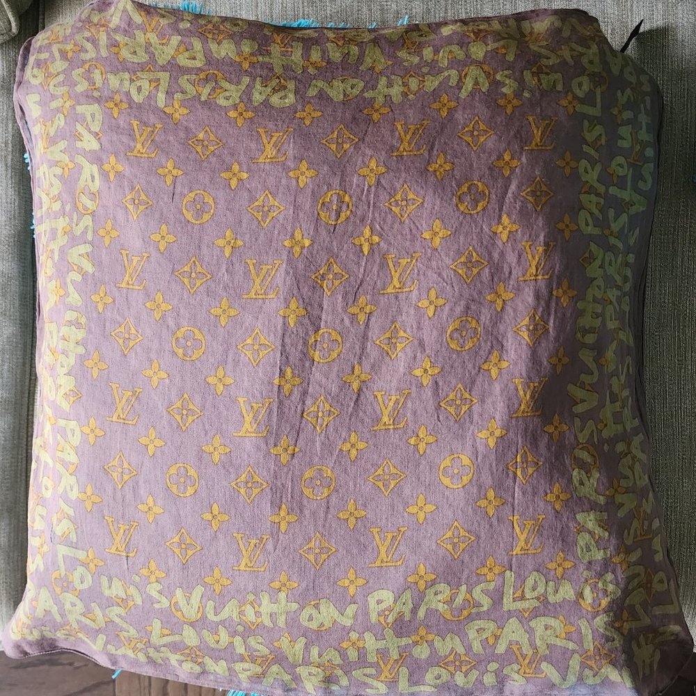 LOUIS VUITTON - AUTHENTIC 2001 LV x STEPHEN SPROUSE GRAFFITI BANDANA SCARF